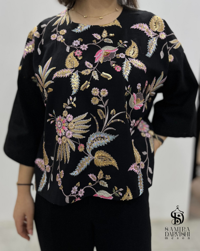 شومیز باکسی لینن سوزندوزی مشکی زنانه با طراحی آزاد و دستدوز