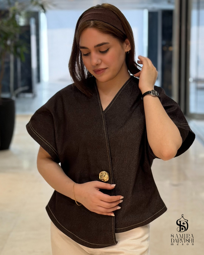 وست زنانه تک دکمه با طراحی مینیمال